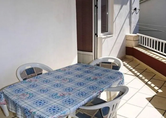 Apartments And Rooms Florijan